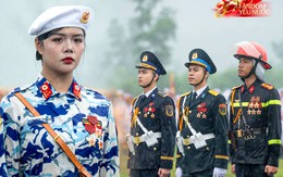 Những khung hình đầy kiêu hãnh của buổi tổng hợp luyện A80 dưới cơn mưa trắng trời