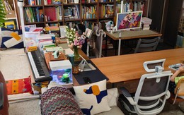 Gia đình 4 người bỏ sofa giữa nhà, kê 3 chiếc bàn học trong phòng khách: Cách bố trí gây bất ngờ nhưng ai cũng muốn học theo