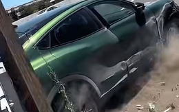 Sự thật video 7 triệu người xem xe điện Ford Mustang mất lái, gây tai nạn kinh hoàng