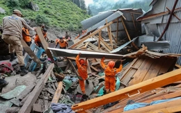 Mưa lũ bất ngờ tại Nam Á cướp đi sinh mạng của hơn 400 người