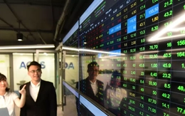 Chứng khoán hướng mốc cao mới, khó tránh rung lắc?