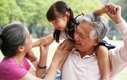 Khi về già, cha mẹ khôn ngoan có thể chia sẻ về lương hưu cho con cái nhưng tuyệt đối giấu kín điều này!