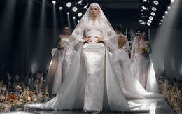 NTK yêu thích của nhiều sao hạng A trình làng BST váy cưới mới: Hoa hậu Kỳ Duyên đảm nhiệm vị trí quan trọng