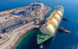 'Qua mặt' Mỹ và EU, Nga tái khởi động dự án khí đốt bị trừng phạt, có công suất gần 20 triệu tấn/năm, hàng loạt tàu đang hướng đến châu Á