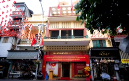Khung cảnh bất ngờ bên trong ngôi nhà đặc biệt giữa lòng phố cổ Hà Nội sau 80 năm