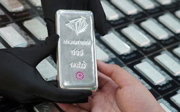 Giá bạc biến động nhẹ, chờ đợi các dữ liệu kinh tế Mỹ