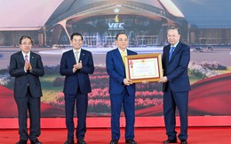 Vingroup của tỷ phú Phạm Nhật Vượng lập kỷ lục chưa từng có tại công trình Top 10 thế giới, đón nhận Huân chương Lao động hạng Nhất