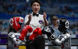 Đấm đá loạn xạ, chạy ngã cả vào nhau - Hành trình "thống trị loài người" của robot Trung Quốc còn xa lắm