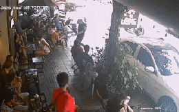 Camera ghi lại cảnh tài xế Mercedes xông vào nhà đánh người sau khi bị nhắc chuyện đỗ xe