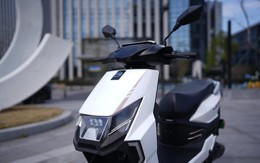 Xe máy điện nhỏ gọn như Vision, giá chỉ 18 triệu đồng, sạc 1 lần đi tới 100 km