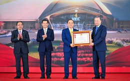 Tập đoàn Vingroup được trao Huân chương Lao động hạng Nhất