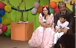 Em bé xuất hiện trên VTV 25 năm trước hiện là sao Việt đình đám: Từng ôm mẹ khóc để khỏi đi học, 15 năm theo học trường xịn