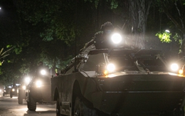 Rầm rập đêm Hà Nội: Đoàn 'binh khí hạng nặng' lộ diện, hối hả về điểm tập kết