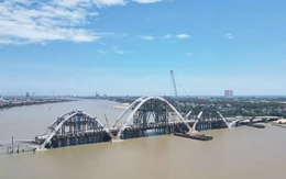 Quảng Trị: Cầu nghìn tỉ sắp hoàn thành, đường 2 đầu cầu chưa xong giải phóng mặt bằng