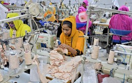 Được giảm thuế, ‘công xưởng may mặc’ châu Á chớp đơn hàng tới tấp từ tay đối thủ nhưng vẫn chưa cạnh tranh được với Việt Nam ở một phân khúc