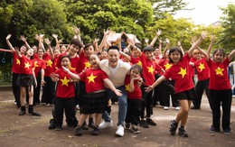 "Yêu nụ cười Việt Nam", Hoàng Bách kể chuyện dấu ấn "nụ cười" tươi sáng từ tình yêu đất nước