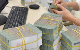 Cổ phiếu ngân hàng tăng giá gấp đôi, con gái phó chủ tịch HĐQT vẫn chi ngàn tỉ mua vào