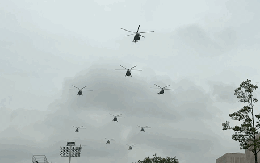 VIDEO: Máy bay CASA, trực thăng bay diễn tập trên Quảng trường Ba Đình, chuẩn bị cho A80