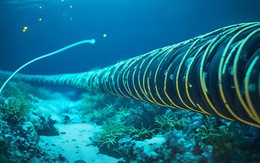 Chiêm ngưỡng siêu tàu mang "Đại mãng xà" 725 km xuống biển sâu: Kỳ quan phục vụ dự án 3,2 tỷ USD