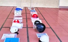 Văn phòng ĐKĐĐ tỉnh Đắk Lắk nói gì về việc người dân "xếp hàng" bằng mũ bảo hiểm?