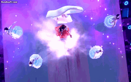 Mỹ nhân Việt duy nhất đổi đời nhờ liên tục làm rơi đồ, đẹp như hoa như ngọc cứ xuất hiện là bùng nổ visual