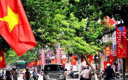 Người dân và du khách đến Hà Nội trong dịp kỷ niệm 80 năm Quốc khánh 2/9 đón tin vui