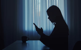 Cảnh báo về "bệnh tâm thần AI": Lạm dụng chẳng khác nào tiêu thụ “thực phẩm siêu chế biến”