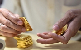 Rút sổ tiết kiệm 1 tỷ đồng để mua vàng, sau 1 năm, người đàn ông thừa nhận: "Tôi lãi đậm nhưng mất ăn mất ngủ"