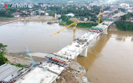 Phú Thọ: Cầu Phong Châu mới chuẩn bị hợp long sau gần 300 ngày thi công thần tốc Phú Thọ: Cầu Phong Châu mới chuẩn bị hợp long sau gần 300 ngày thi công thần tốc
