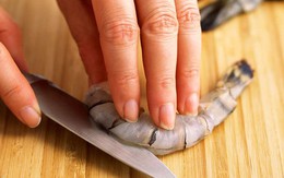 Cách dễ nhất để rút chỉ đen ở lưng tôm - Chuyên gia ẩm thực đảm bảo thành công mỹ mãn