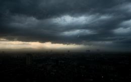 Cảnh báo mưa dông, lốc sét và gió giật mạnh ở Hà Nội chiều nay: Người dân đi xem hợp luyện diễu binh, diễu hành A80 đặc biệt chú ý