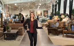 Ông Trump tuyên bố đánh thuế đồ nội thất, loạt doanh nghiệp Mỹ chưa thấy lợi đã lao đao "khổ đủ đường"