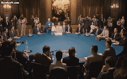 Mỹ nam bị ghét nhất Mưa Đỏ: Nói 6 thứ tiếng cực đỉnh, nét đẹp lai Tây hiếm có khó tìm