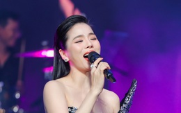 Hơn nghìn khán giả nghe Lệ Quyên và 2 ca sĩ có tiếng hát tại Hà Nội