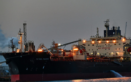 Bị Mỹ áp thuế 50% vì mua dầu Nga, quốc gia châu Á vẫn một mực khẳng định: Chúng tôi sẽ mua hàng từ nơi có thỏa thuận tốt nhất