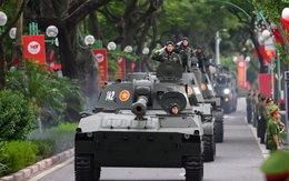 Thủ tướng yêu cầu phục vụ miễn phí bánh mì, nước uống, ô dù cho người dân xem diễu binh, diễu hành