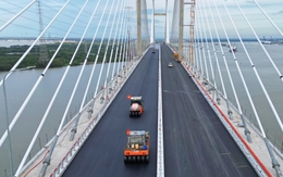 Diện mạo cầu dây văng tĩnh không cao nhất Việt Nam trước ngày về đích