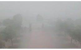 Bão số 5 đang di chuyển chậm lại và rất mạnh khi đổ bộ vào đất liền trong ít giờ nữa