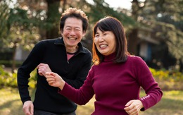 Chuyên gia Mỹ tiết lộ: Người sống thọ, khỏe mạnh có 4 dấu hiệu này, kiểm tra ngay xem bạn có bao nhiêu