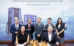 Động thái đầu tiên của VinFast trong chiến lược đổi pin xe máy điện: Bắt tay với FPT Shop, cho phép đổi pin tại tất cả cửa hàng trên toàn quốc