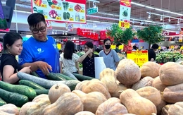 Tăng lương tối thiểu 7,2%: Cần giải pháp ngăn giá cả 'leo thang'