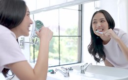 Nên đánh răng trước hay sau bữa sáng? Nha sĩ có câu trả lời khiến nhiều người phải thay đổi thói quen lâu nay