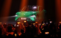 Hãng xe điện non trẻ từng bị mỉa mai chỉ biết mua linh kiện lắp ráp dán logo, giờ đây dám thách thức cả Tesla