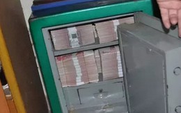 Đột kích nhà riêng của 1 cựu giám đốc bệnh viện, tịch thu hơn 4,2 tỷ đồng tiền mặt, 1,6 tỷ tiền tiết kiệm cùng nhiều tài sản khác