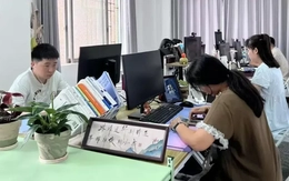 Trung Quốc: Nhiều người trẻ thất nghiệp giả vờ đi làm