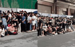 Hàng nghìn người chờ xuyên đêm, xếp hàng cả dãy phố trước cổng Nhà Hát Lớn - chuyện gì đây?