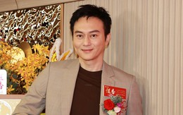 Sao nam đình đám bị tố mắc bệnh ngôi sao, để trợ lý ngồi xổm chỉnh quần áo