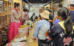 Khách Việt đến điểm tham quan khi du lịch Trung Quốc, nhận xét: "Thật sự không ngờ tới chuyện này!"