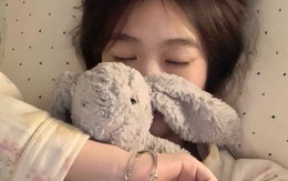 7 thói quen khi ngủ thường thấy ở người trẻ lâu, sống thọ: Nghe là muốn học theo ngay!