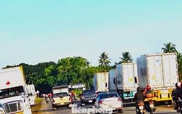 Xe container rồng rắn đi thu mua sầu riêng